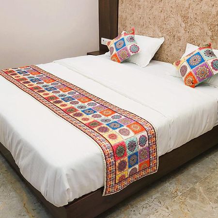 Hotel Delite Биканер Экстерьер фото